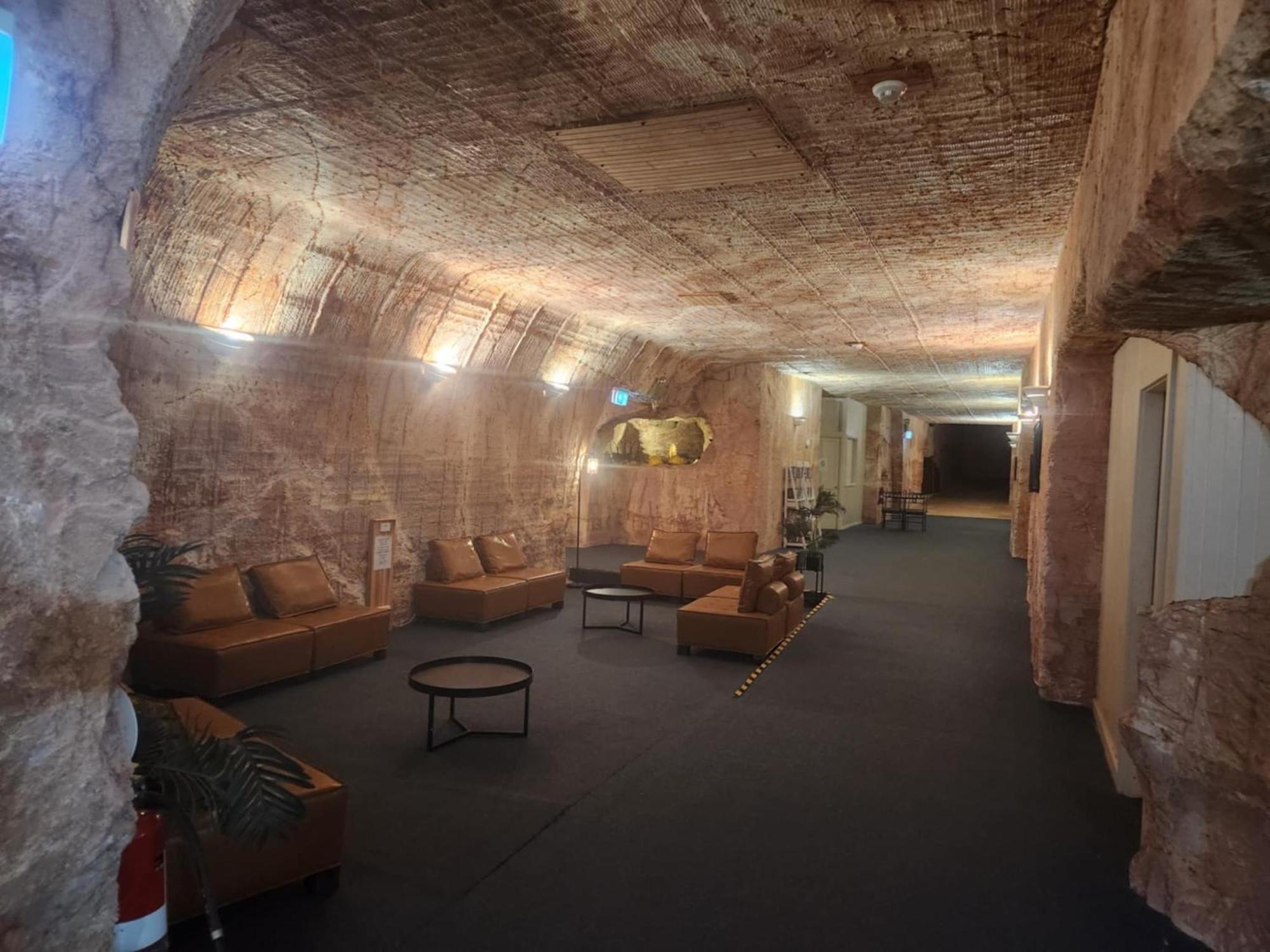 Coober Pedy Experience Motel Екстериор снимка